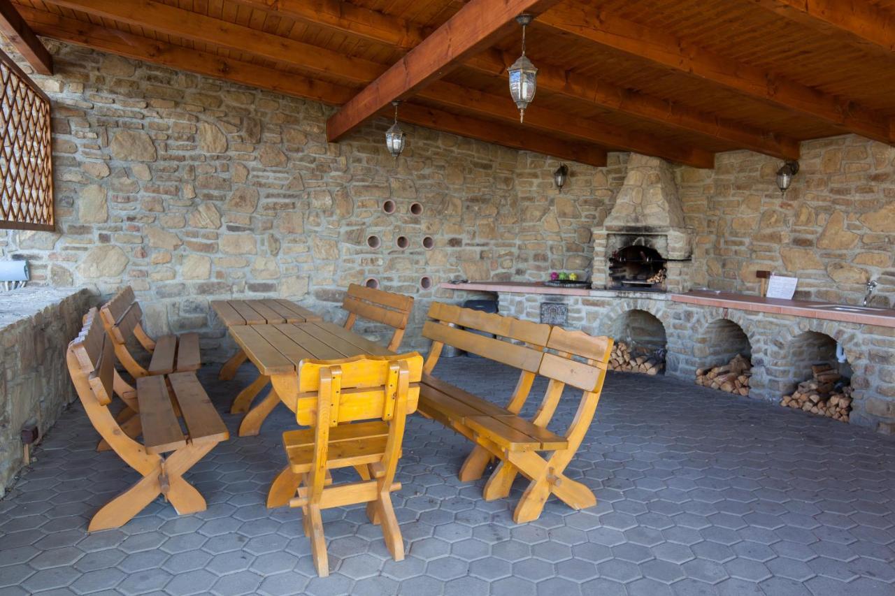 Privat Julia Hotel Врбов Екстериор снимка
