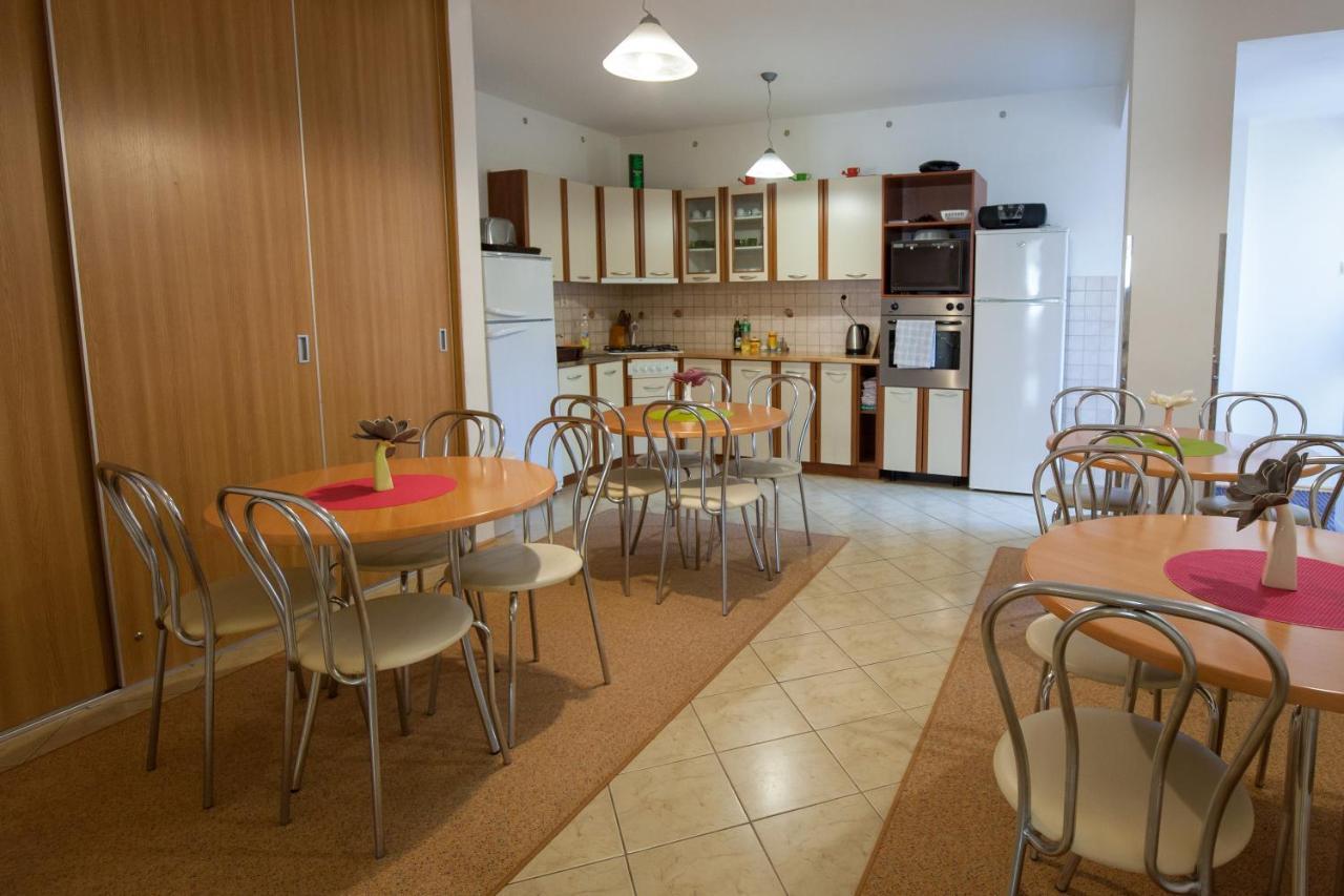 Privat Julia Hotel Врбов Екстериор снимка