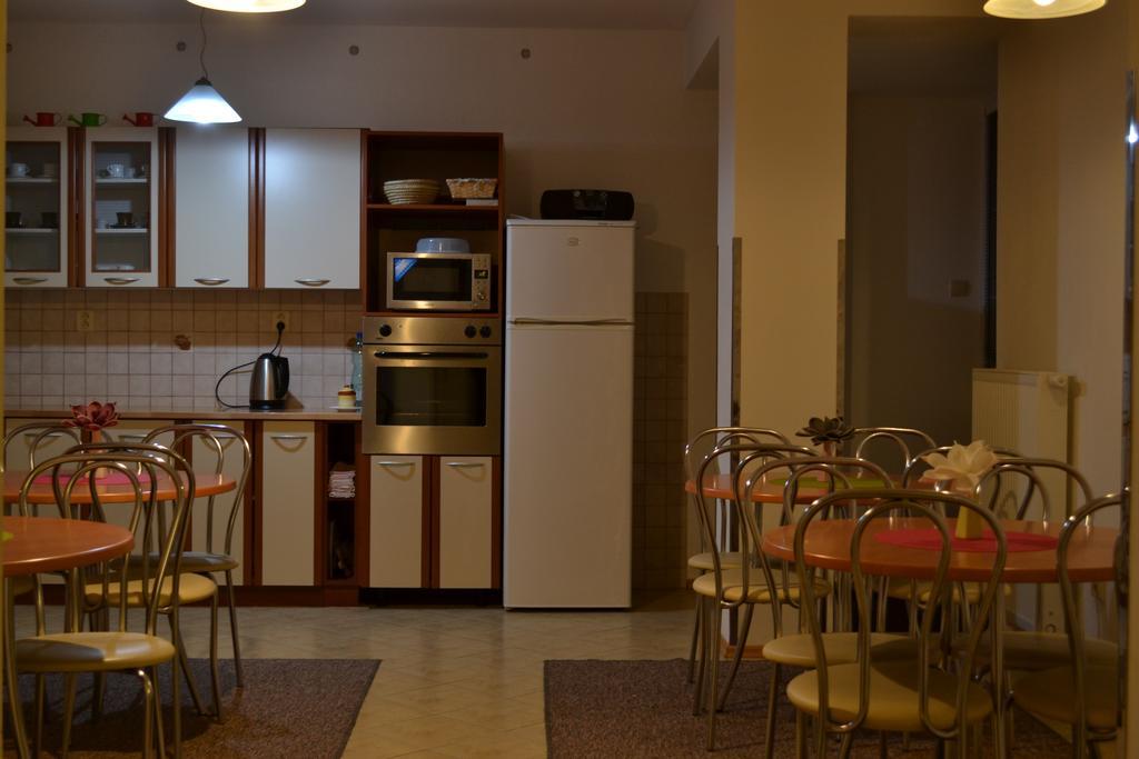 Privat Julia Hotel Врбов Екстериор снимка