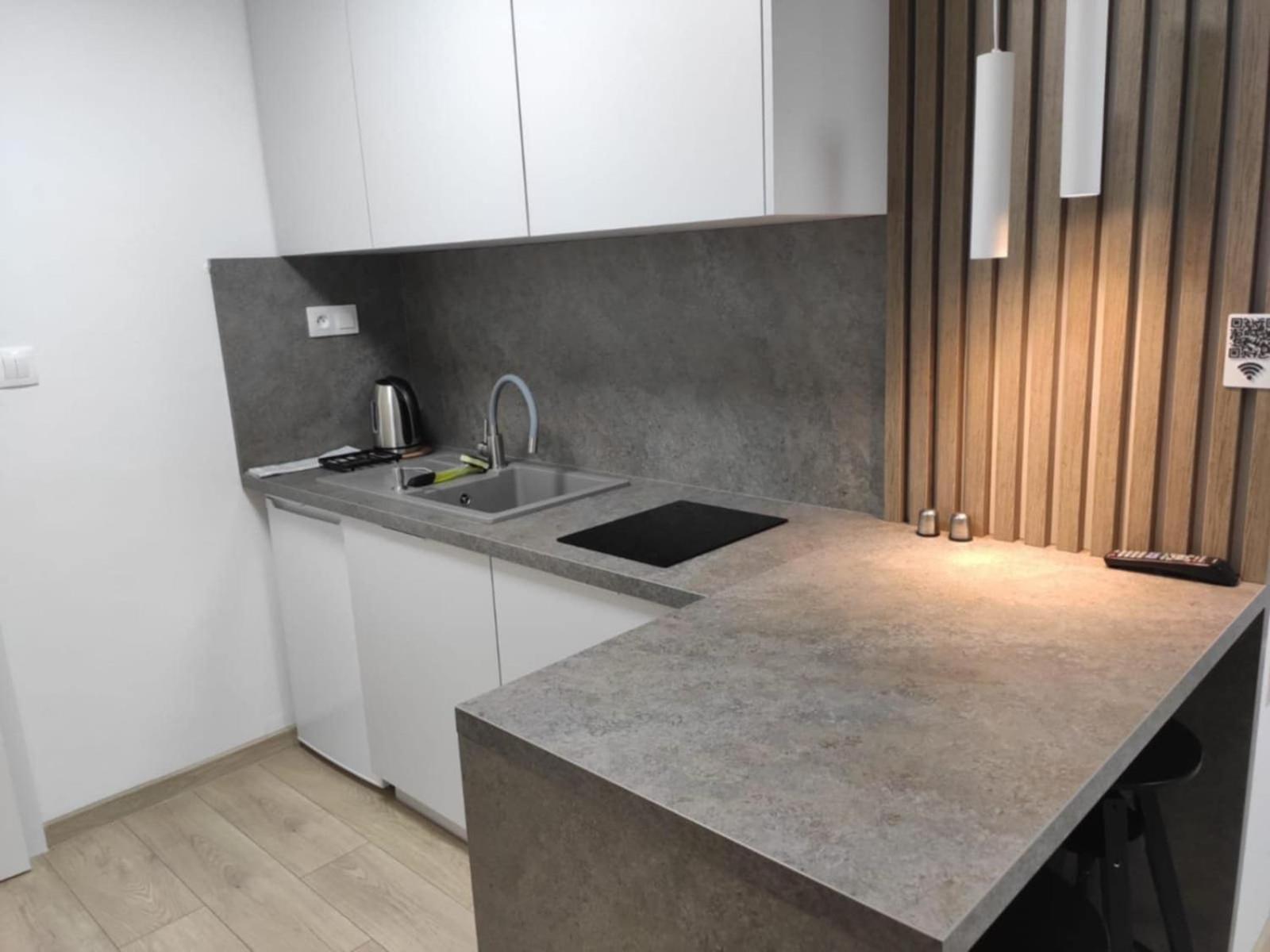 Privat Julia Hotel Врбов Екстериор снимка