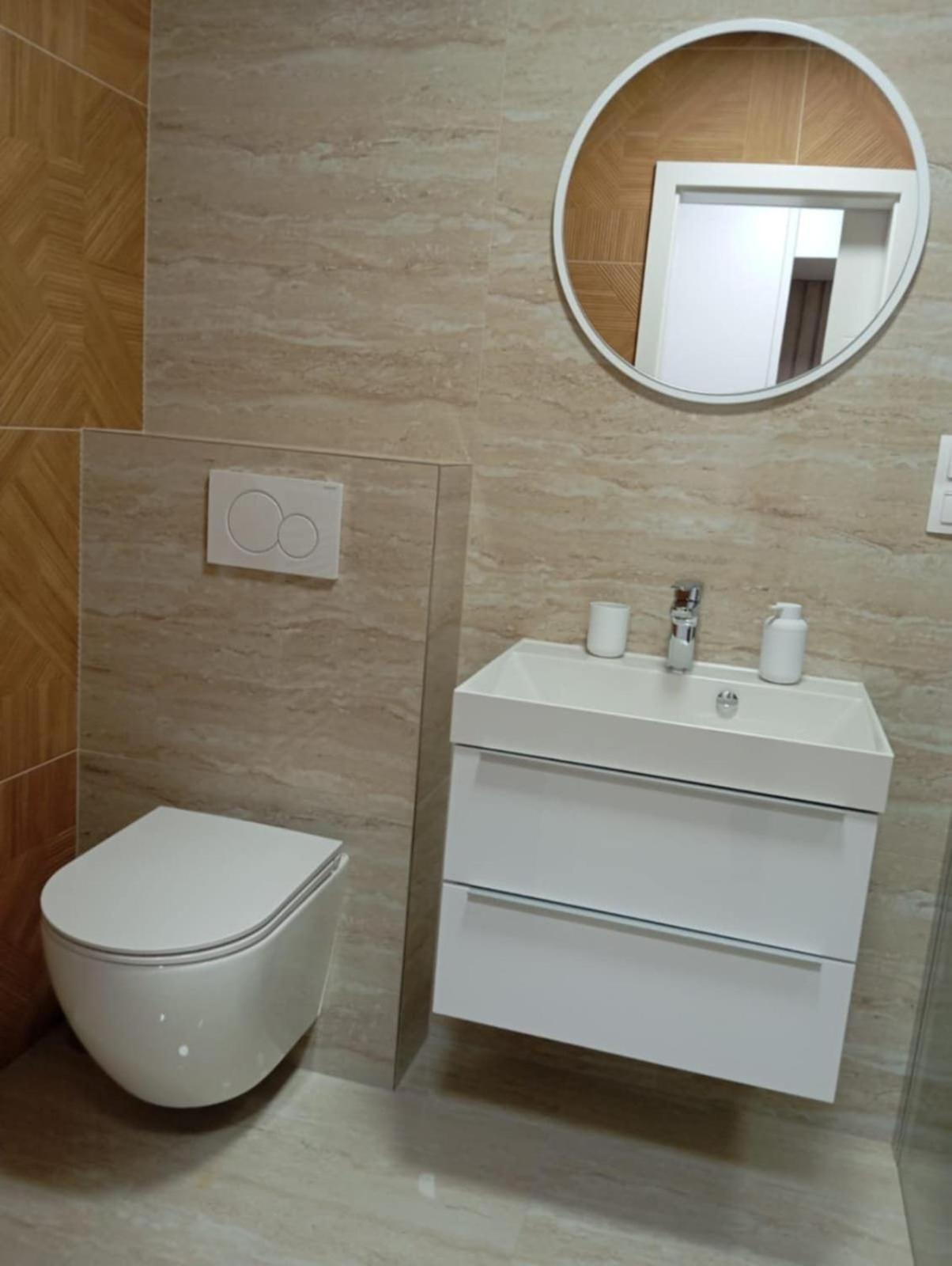 Privat Julia Hotel Врбов Екстериор снимка