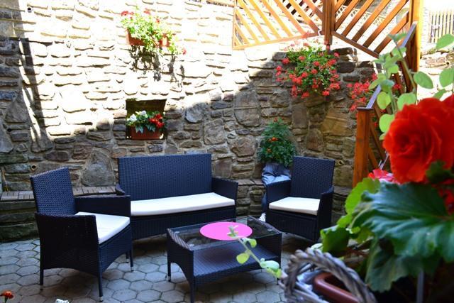 Privat Julia Hotel Врбов Екстериор снимка