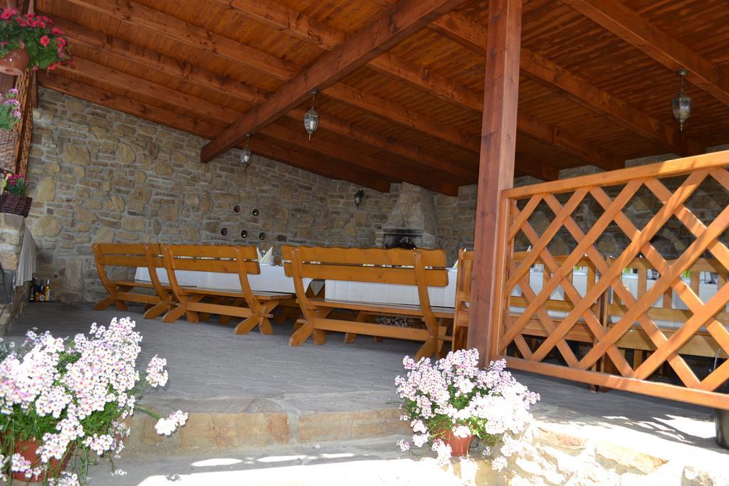 Privat Julia Hotel Врбов Екстериор снимка